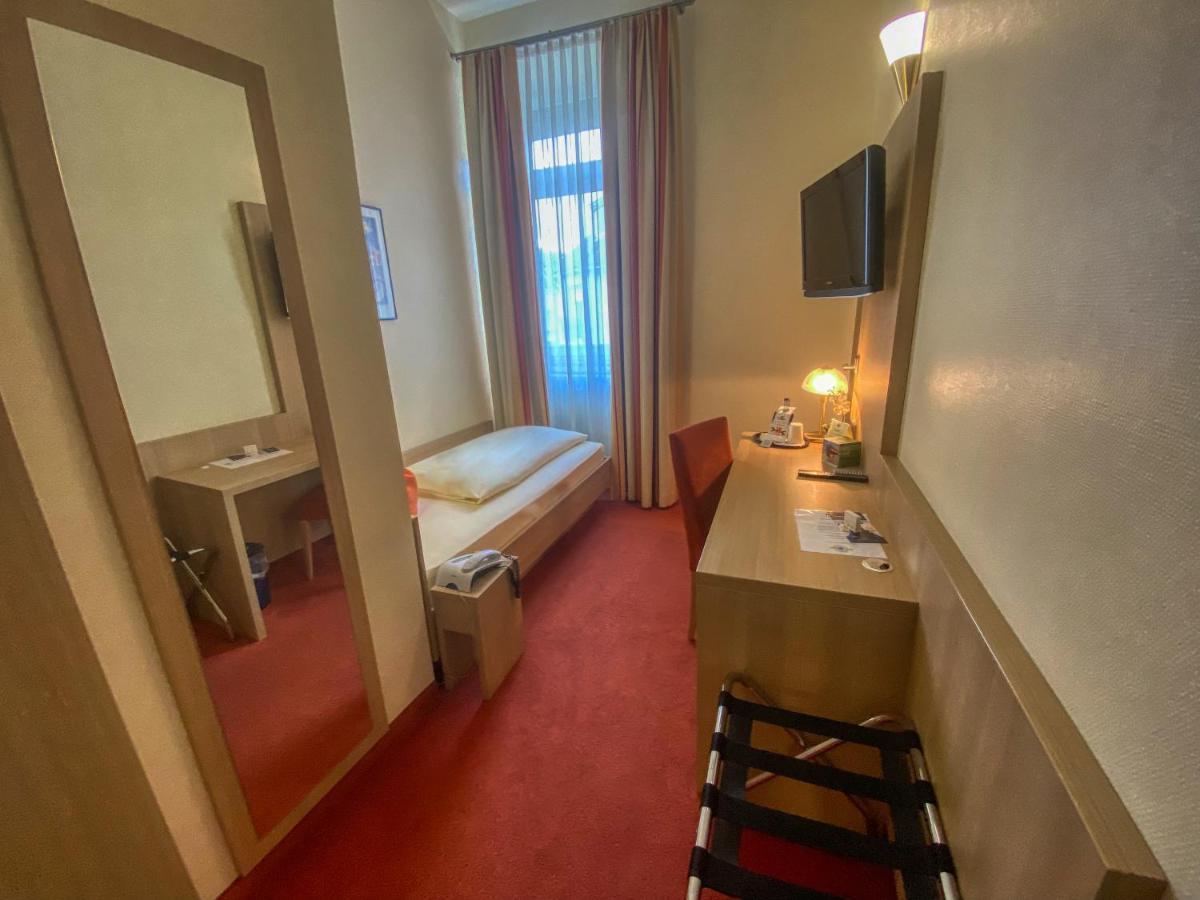 City Partner Hotel Berliner Hof Карлсруэ Экстерьер фото