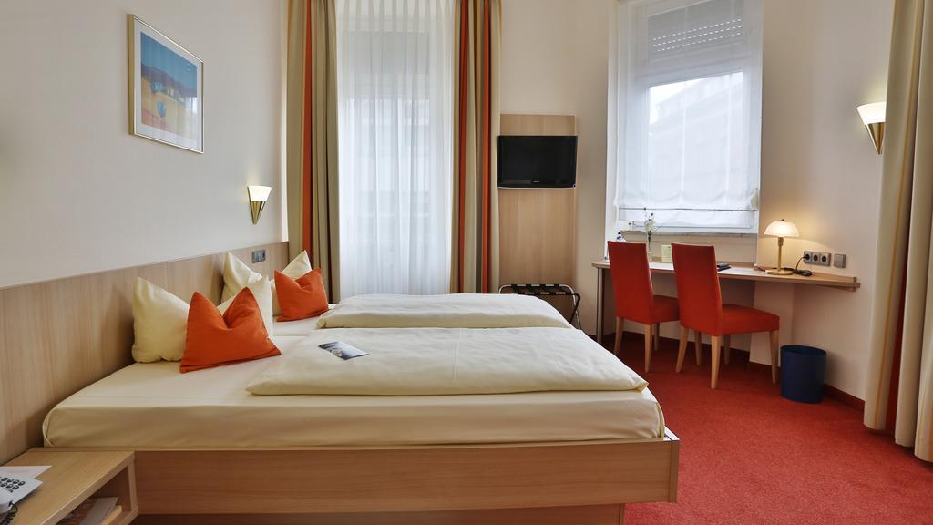 City Partner Hotel Berliner Hof Карлсруэ Экстерьер фото